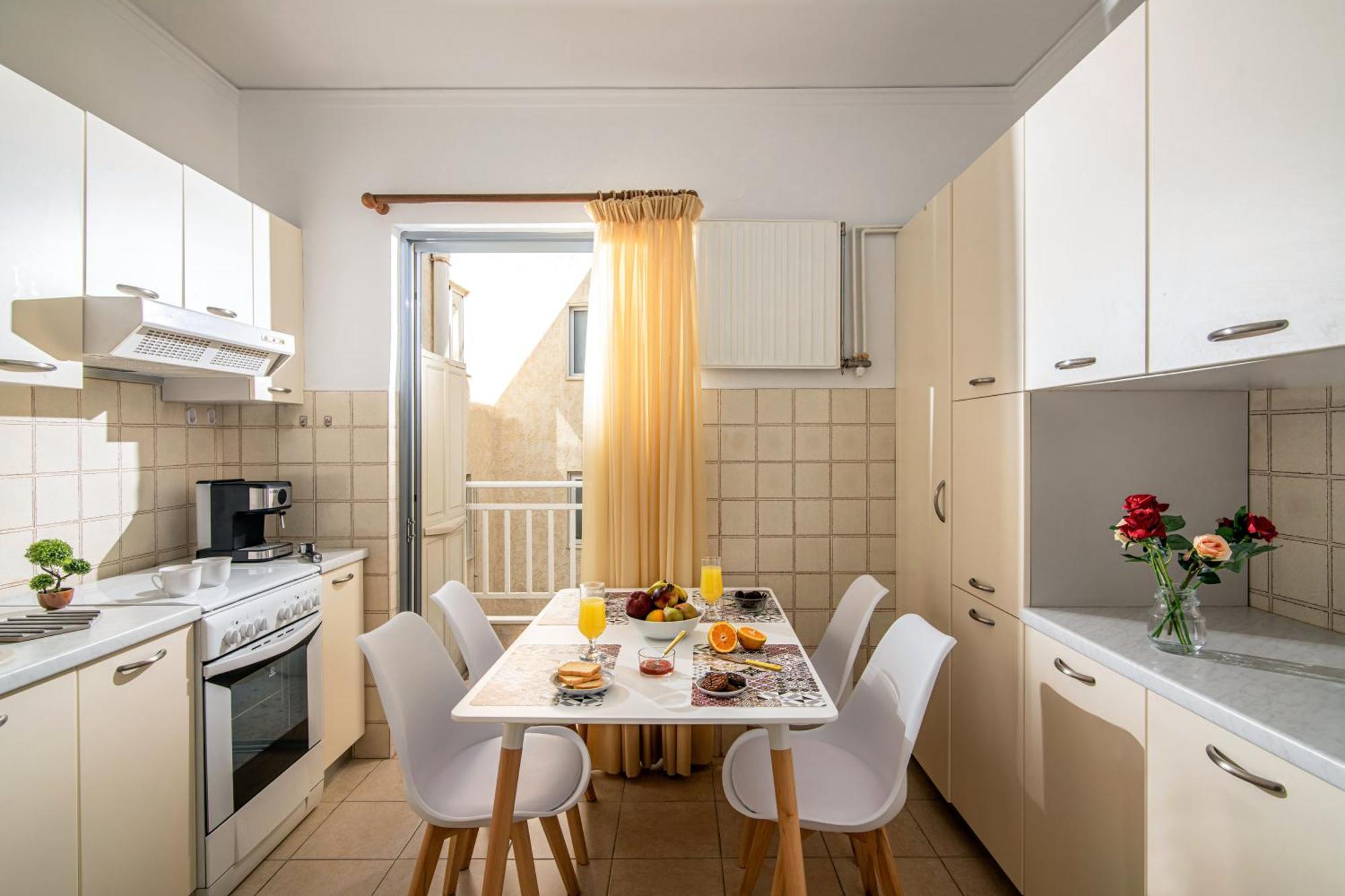 Central Double Bedroom Apartment Heraklion  ภายนอก รูปภาพ